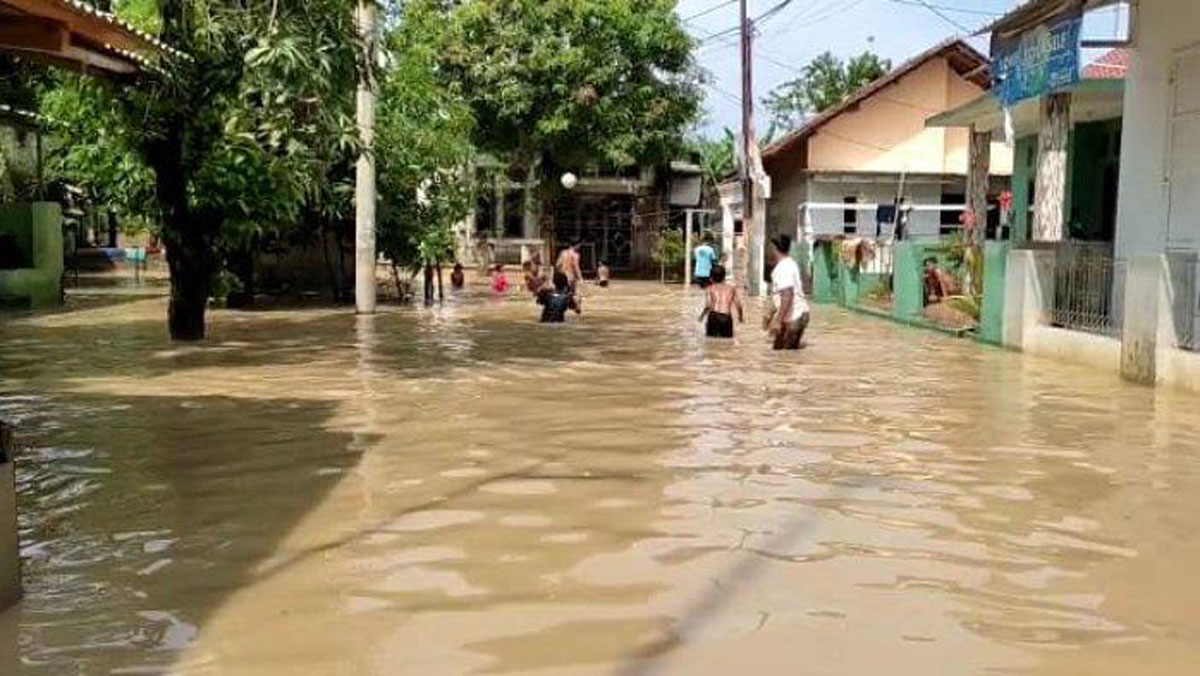 Sungai Ciberes Meluap